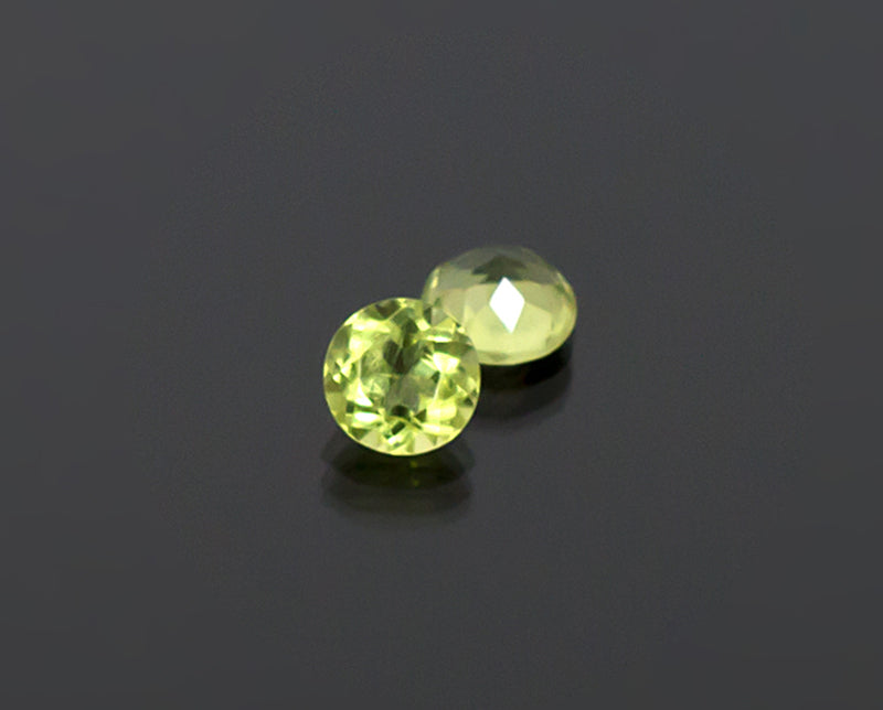 0.93twt Peridot Pair