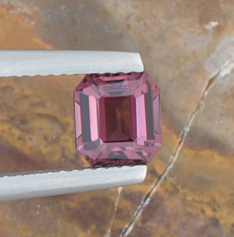 1.28ct  Spinel  Colored  Gemstone  Top  View  Natural  Background   