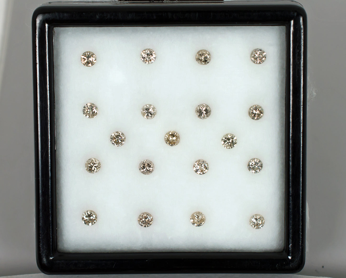 Colis de mêlée en diamant de 2,80 mm