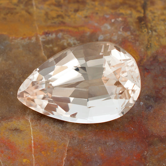 12.64ct Morganite Colored Gemstone Crown View Natural Background O 21439
