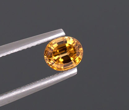 1,92 ct goldener Zirkon