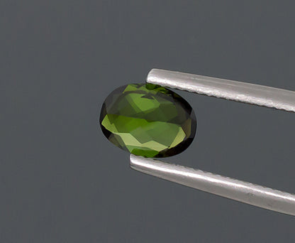 Tourmaline verte de 1,49 ct