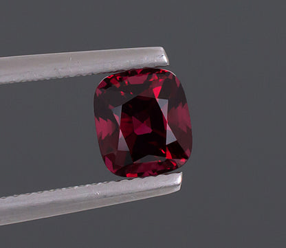 2,11 ct zertifizierter roter Spinell
