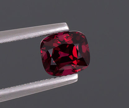 Spinelle rouge certifié 2,11 ct