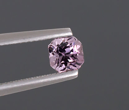 Spinelle violet 1,02 ct