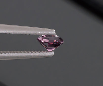0,93 ct Lavendelspinell