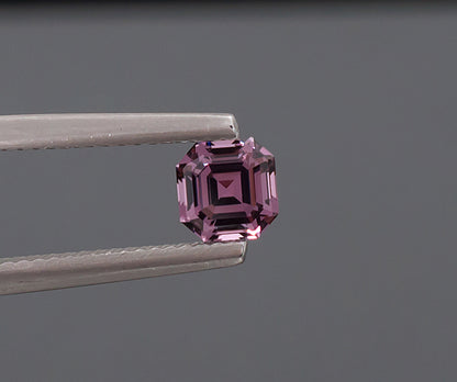 0,93 ct Lavendelspinell