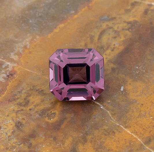 1,05 ct Lavendelspinell