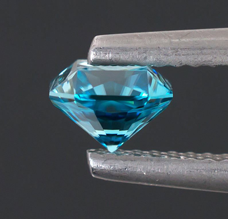 1,54 ct blauer Zirkon