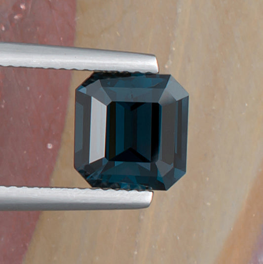 3.55ct Blue Spinel Colored Gemstone Top View II Natural Background 
