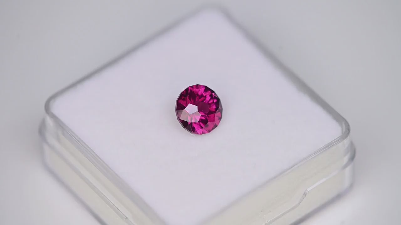 2.21ct Umbalite Garnet Video 
